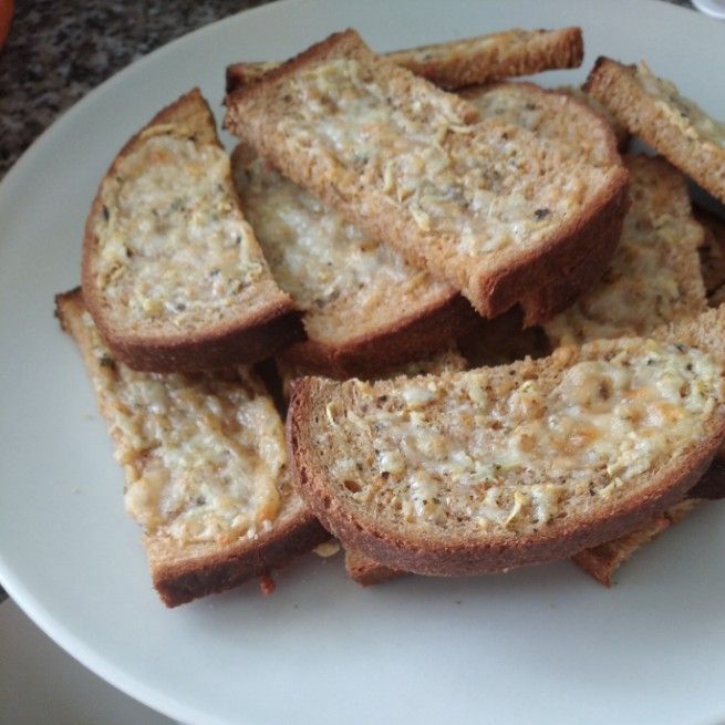 World's Best Cheesy Garlic Bread Recipe