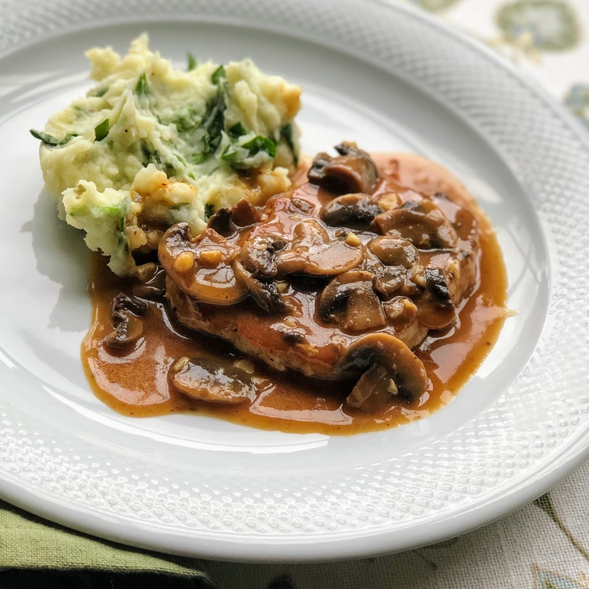 PORK CHOPS IN GARLIC MUSHROOM SAUCE-image