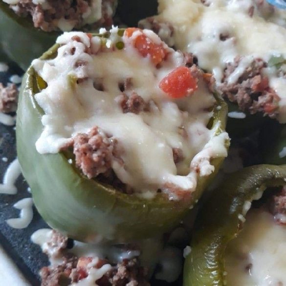 SLOW COOKER STUFFED BELL PEPPERS