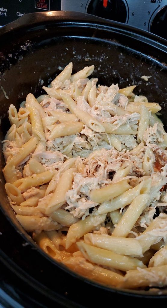 Slow Cooker Olive Garden Chicken Pasta