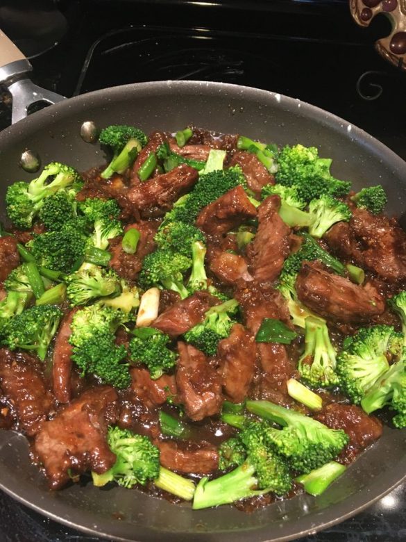 SUPER EASY MONGOLIAN BEEF (TASTES JUST LIKE P.F. CHANGS!)
