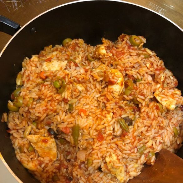 ONE POT SPANISH CHICKEN AND RICE