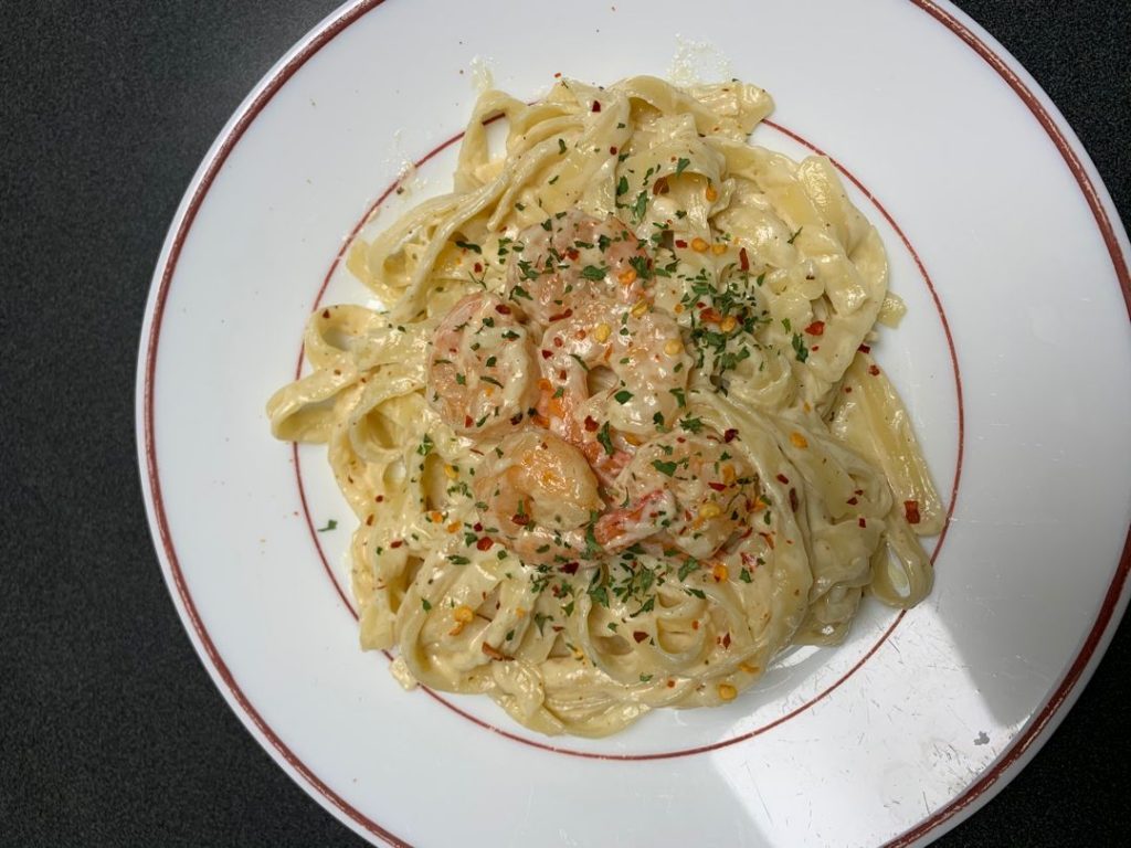 ONE PAN SHRIMP FETTUCCINE ALFREDO
