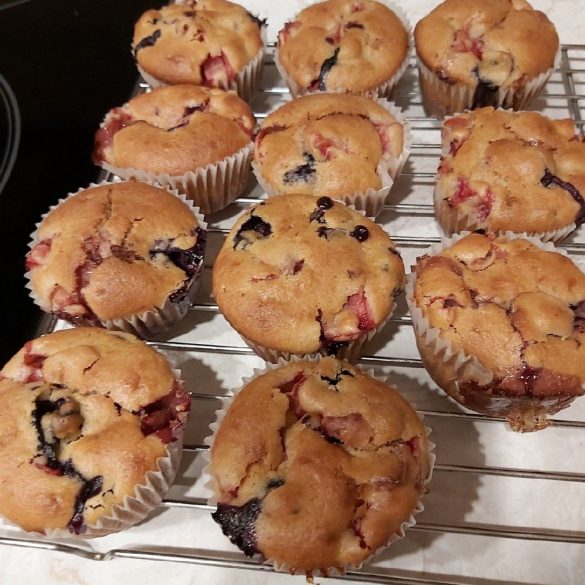 FRUIT EXPLOSION MUFFINS