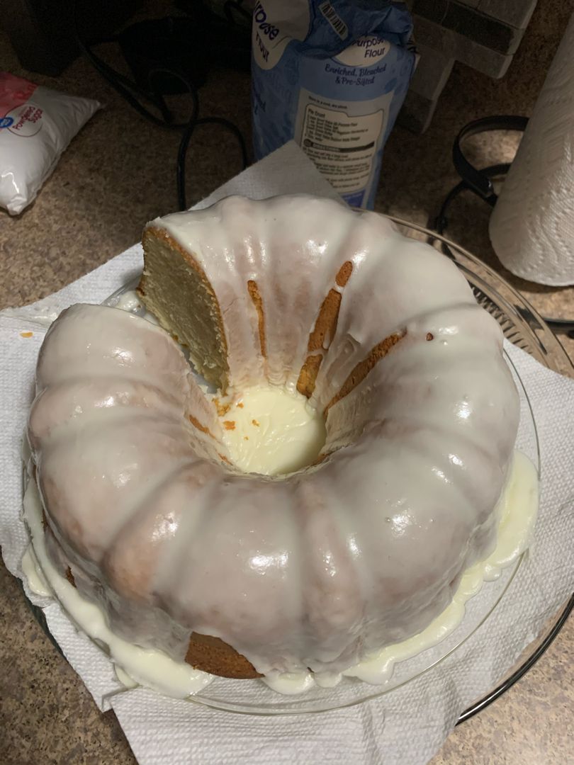 Lemon Buttermilk Pound Cake With Lemon Glaze 